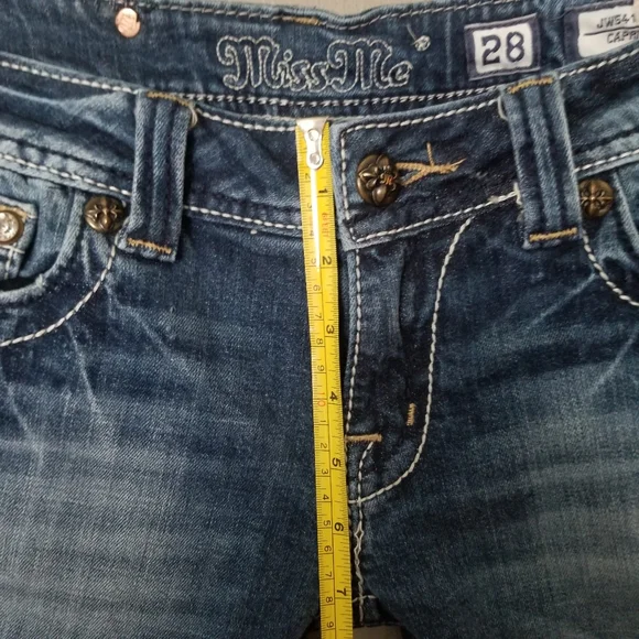 Miss Me 28 Distressed Capris Embroidered Blue Capri Jeans - Picture 14 of 15